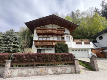 Wunderschönes Tiroler Landhaus mit getrennter Wohnung (zwei Wohneinheiten) zu kaufen, 6265 Hart im Zillertal, Mehrfamilienhaus