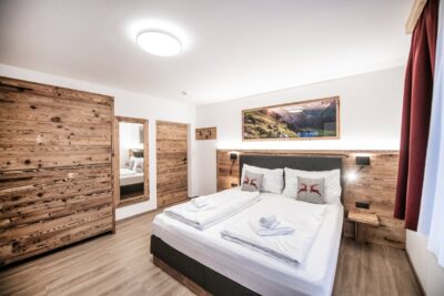 ACHTUNG! Exclusive 5-Zi-Ferienwohnung direkt am Skilift in Fügen/Zillertal, 6263 Fügen, Ferienwohnung